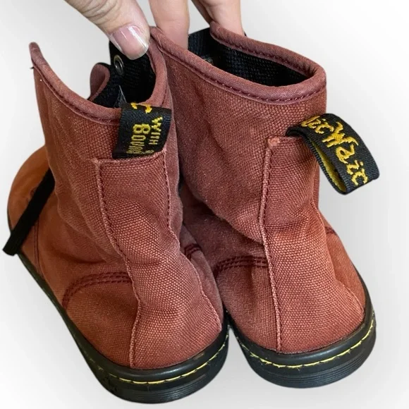 H10-05 Dr. Martens Shoreditch - Picture 11 of 12